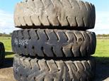 Komatsu HD325-6 Tyres