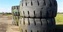 Komatsu WA500-3 Tyres