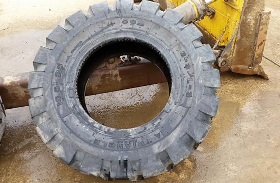 Komatsu Wa180 Tyre 15.5 X 25